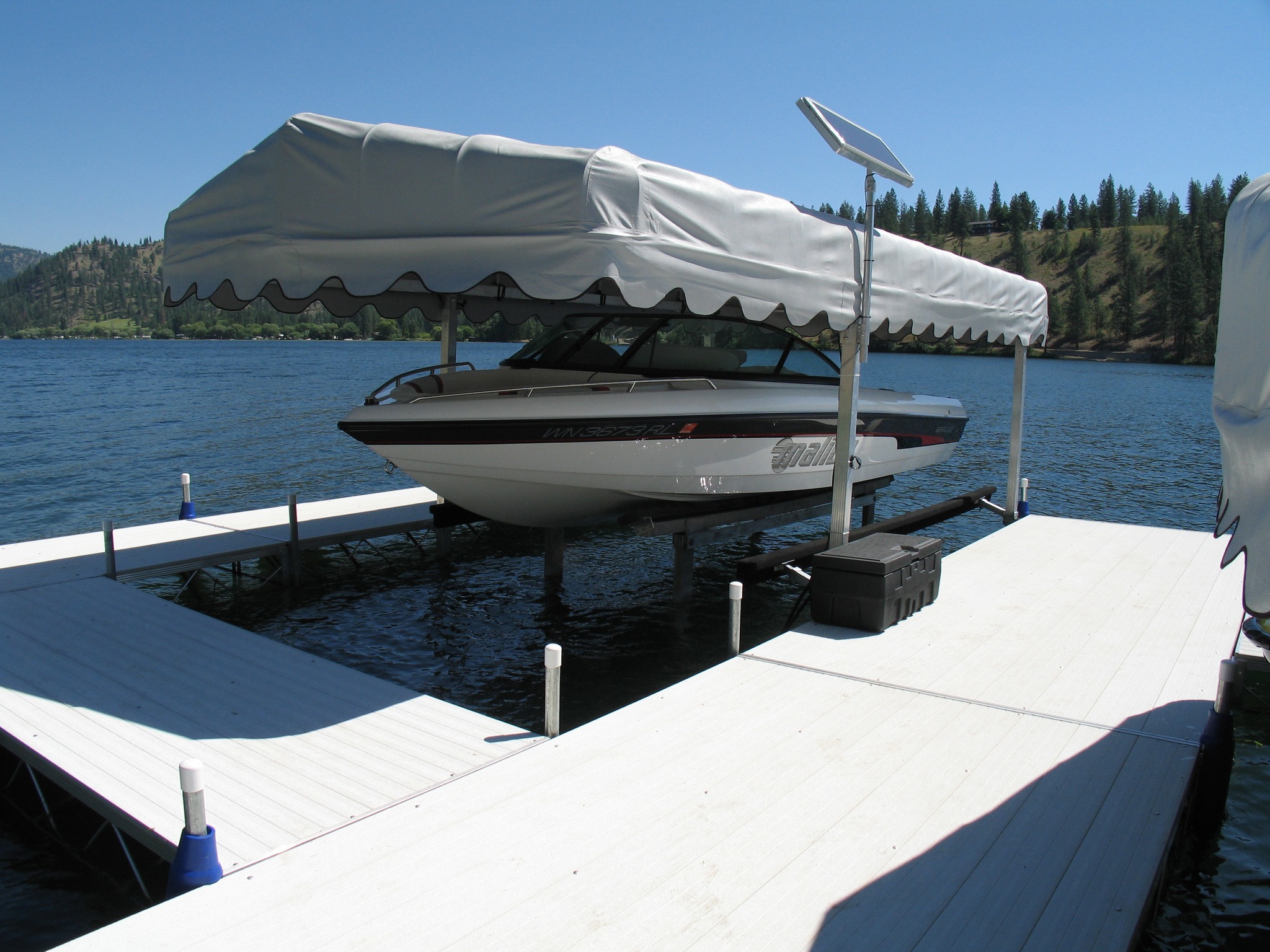 Boat Lifts in Orchard Lake